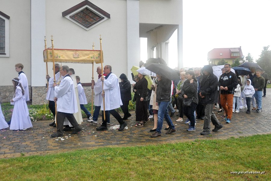 50 Procesja eucharystyczna.jpg
